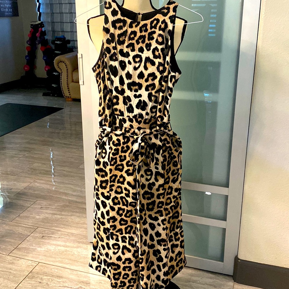 Banana republic jumpsuit, ankle length, size 4, hardly worn.